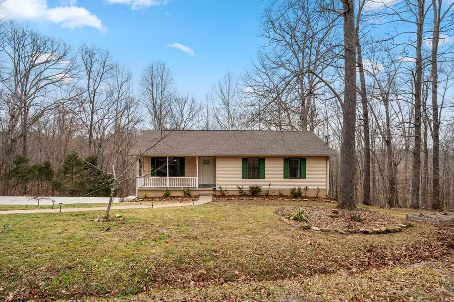 1021 Crestview Ct, Kingston Springs, TN 37082