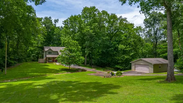 2104 Rock Springs Rd, Columbia, TN 38401