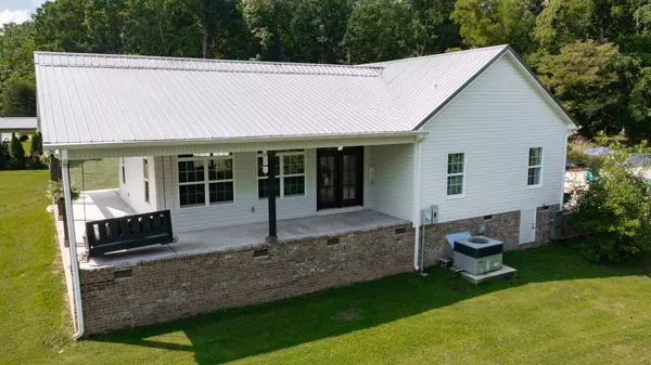 Wartrace, TN 37183,123 Cunningham Ln