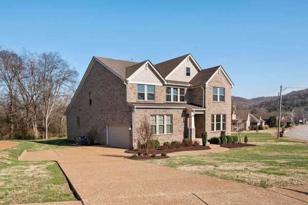 600 Cherry Grove Pt, Whites Creek, TN 37189