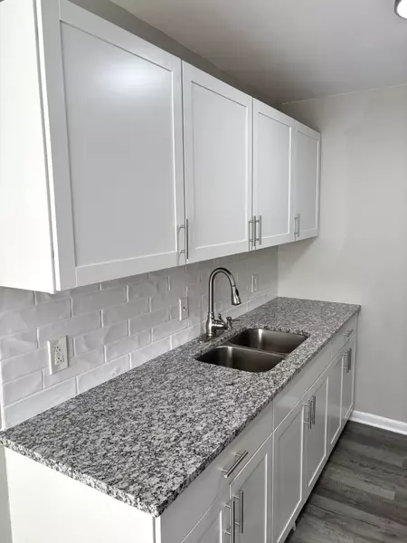 550 Harding Place D113 #D-113, Nashville, TN 37211