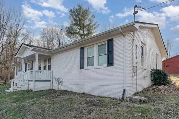 Westmoreland, TN 37186,228 Howell Rd