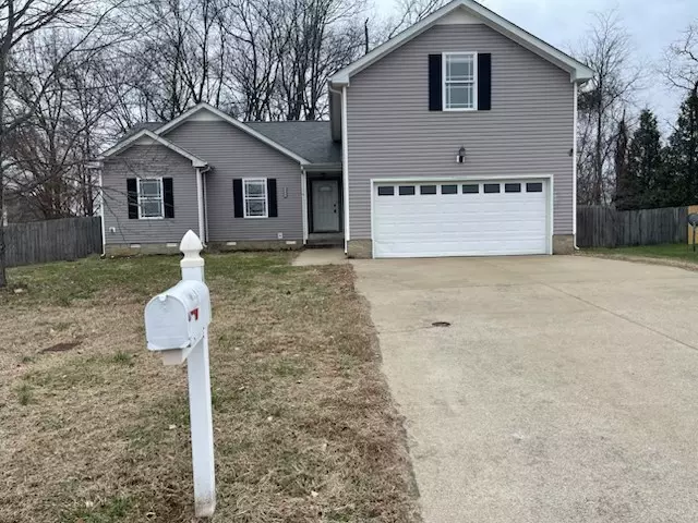 1332 Loren Cir, Clarksville, TN 37042