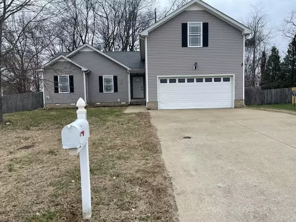 1332 Loren Cir, Clarksville, TN 37042