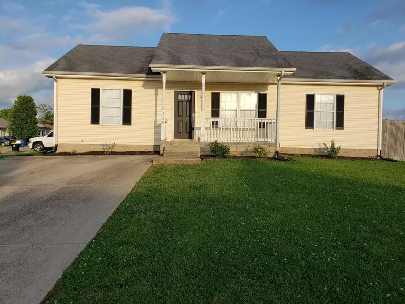 558 Oakmont Dr, Clarksville, TN 37042