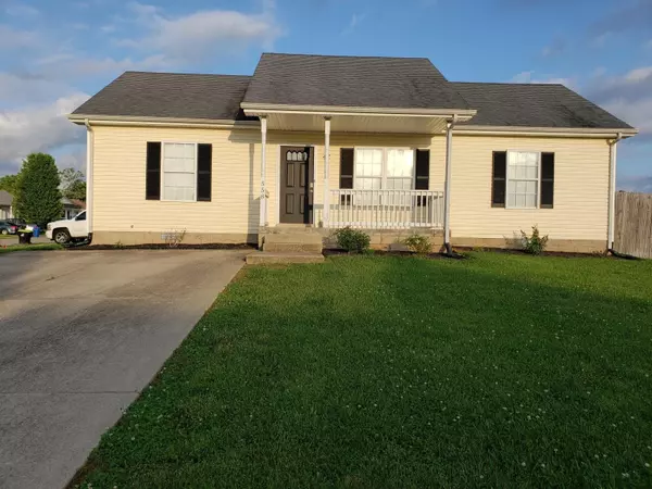 558 Oakmont Dr, Clarksville, TN 37042