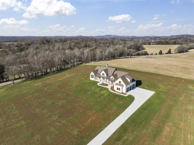 916 Cortner Rd, Normandy, TN 37360