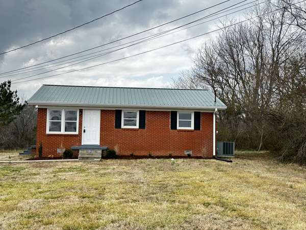 404 Airport Rd, Portland, TN 37148