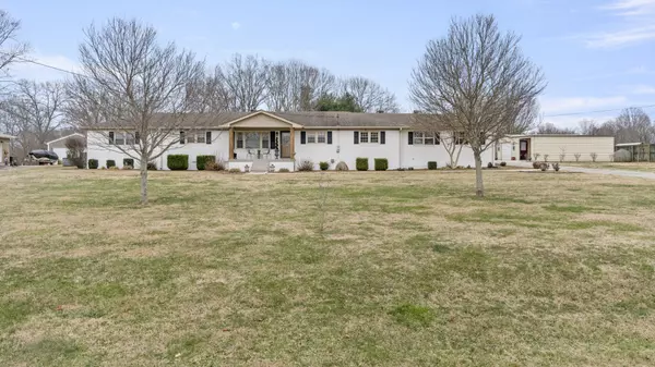 7460 Rock Creek Rd, Tullahoma, TN 37388