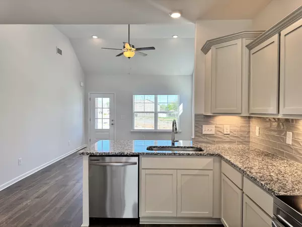 Shelbyville, TN 37160,967 Horse Mountain Rd