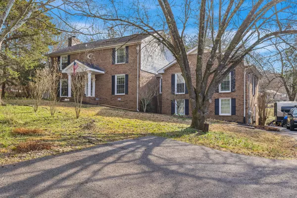 Hendersonville, TN 37075,102 Maple Forest Ct