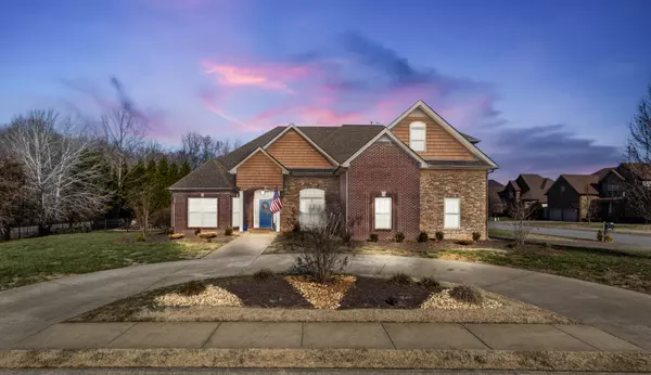 1076 Willow Cir, Clarksville, TN 37043