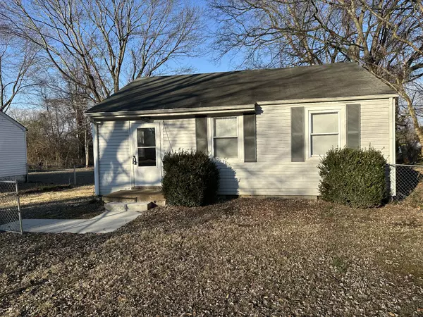 63 Maple St, Clarksville, TN 37042