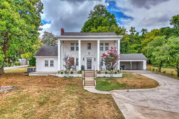 2124 Circle Dr, Columbia, TN 38401