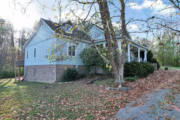 Clinton, TN 37716,164 Powder Mill Lane