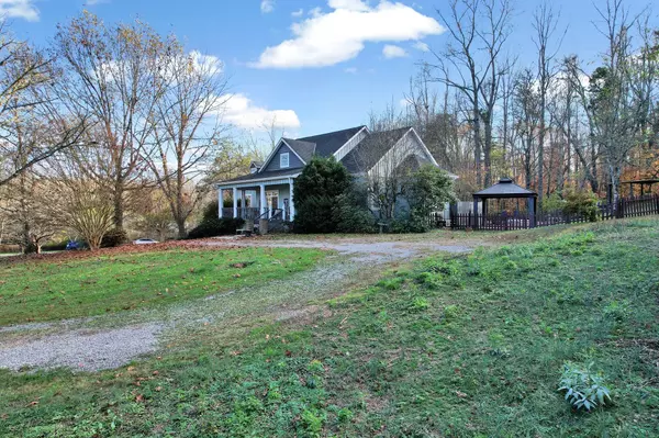 Clinton, TN 37716,164 Powder Mill Lane