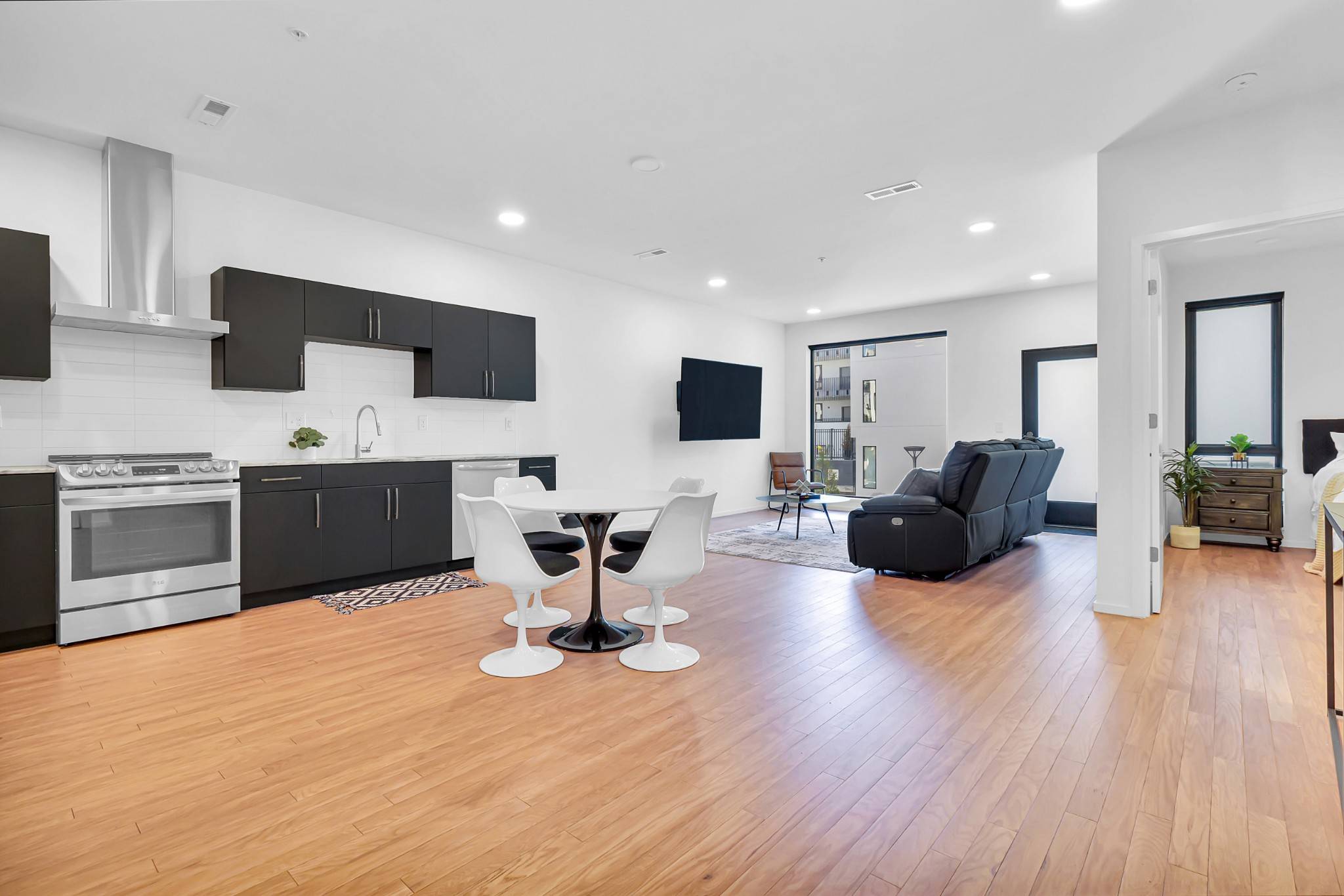 Nashville, TN 37203,806 Olympic St #206