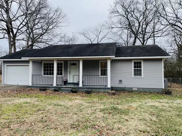 50 Barker Dr, Savannah, TN 38372