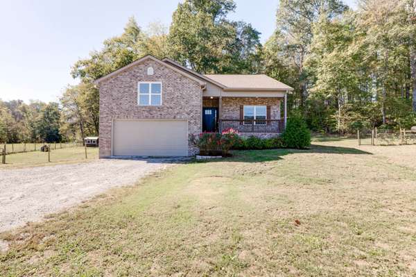 1588 Old Gallatin Rd, Portland, TN 37148