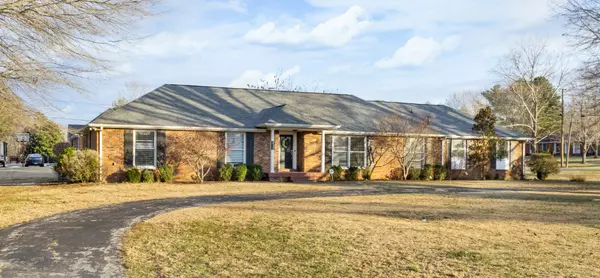 413 Idlewood Dr,  Clarksville,  TN 37043