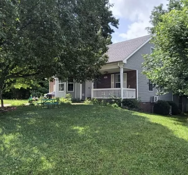 2504 Rafiki Dr, Clarksville, TN 37042