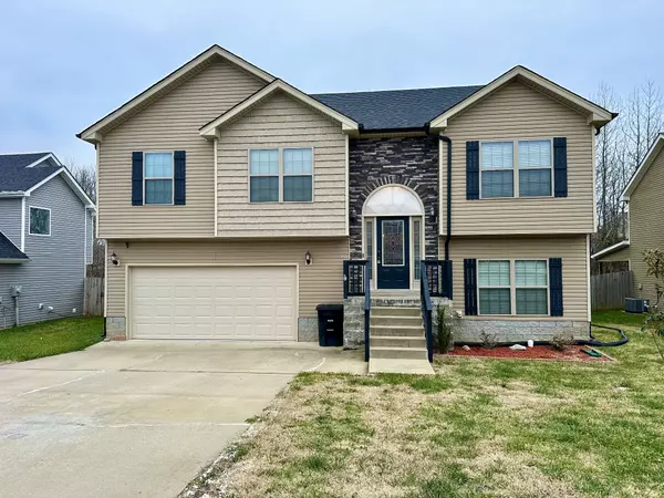 1368 Freedom Dr, Clarksville, TN 37042