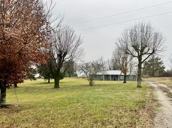 548 Bessie Gribble Rd, Smithville, TN 37166