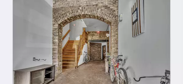 Knoxville, TN 37902,105 W Jackson Ave #9