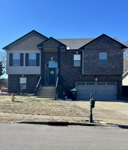 592 Parkvue Village Way, Clarksville, TN 37043