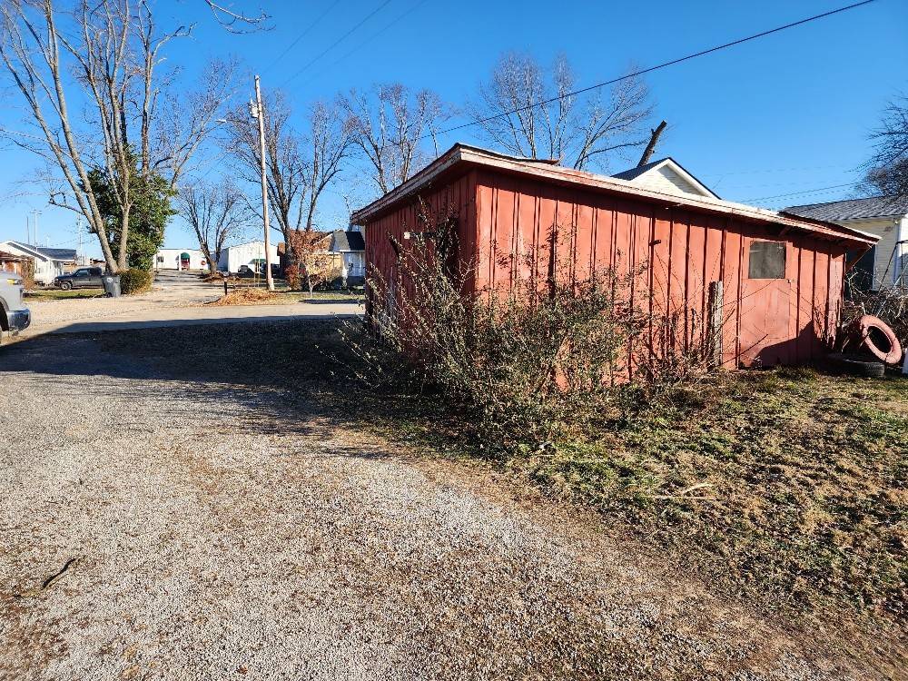 Lafayette, TN 37083,702 Haley St