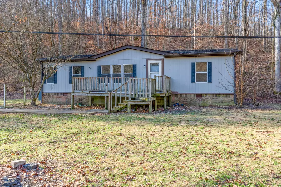 3300 Trace Creek Rd, White Bluff, TN 37187