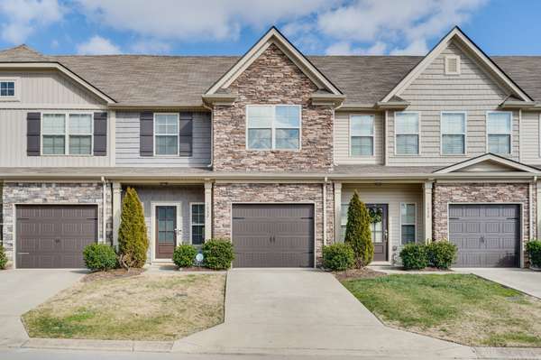 1032 Chatsworth Dr, Old Hickory, TN 37138