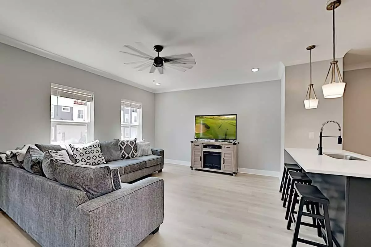 Nashville, TN 37207,110 Duke St #21