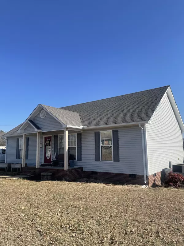 1872 Fall River Rd, Lawrenceburg, TN 38464