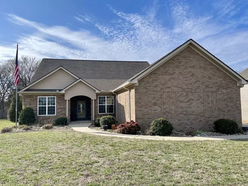 3243 Mecklenburg Dr, Columbia, TN 38401