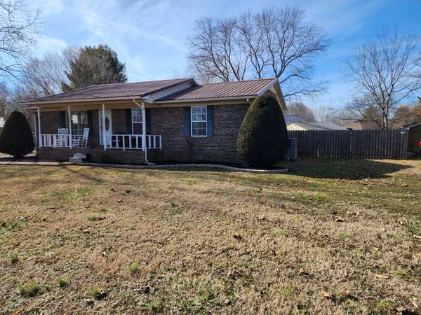 1102 Carey Cir, Lawrenceburg, TN 38464