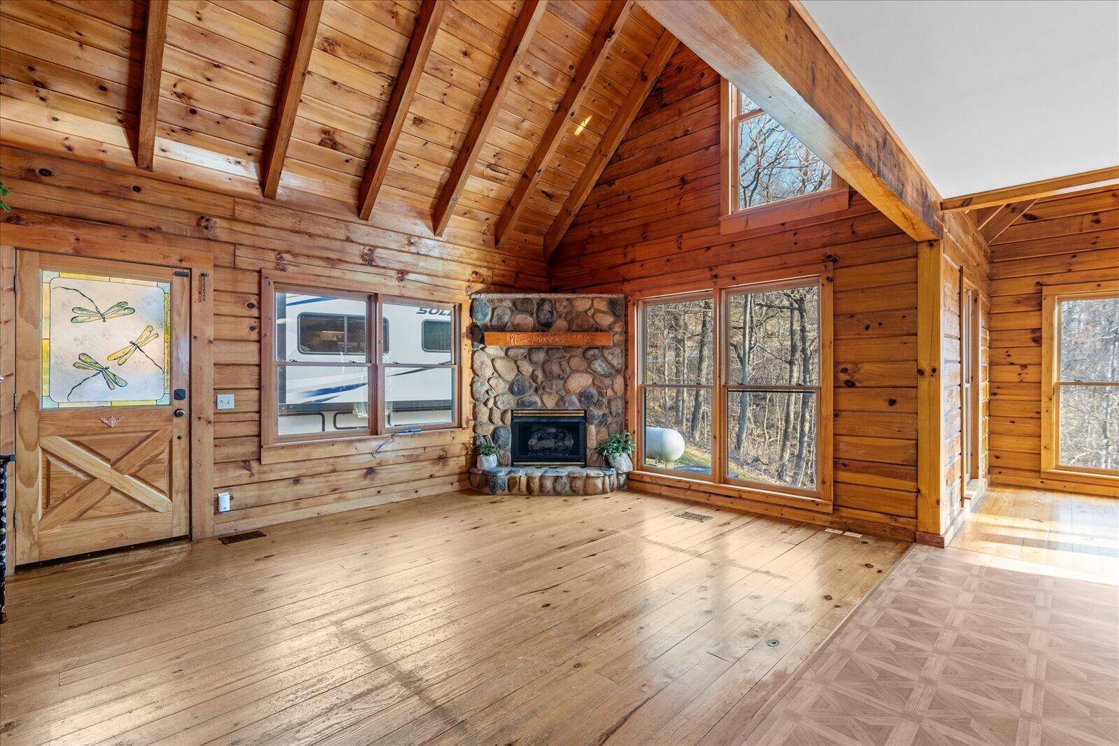 Signal Mountain, TN 37377,1112 Sunset Drive