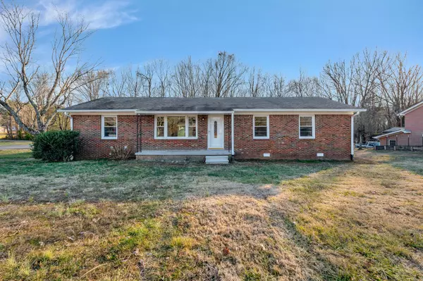 604 W 4th Ave, Hohenwald, TN 38462