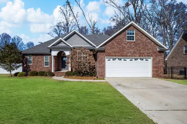 15 Blue Sky Ct, Tullahoma, TN 37388