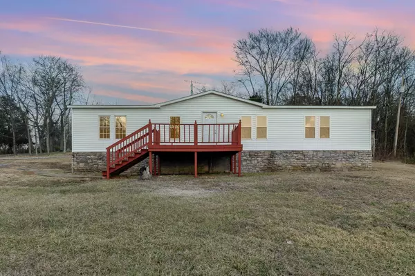 11 Brittany Ln, Gordonsville, TN 38563