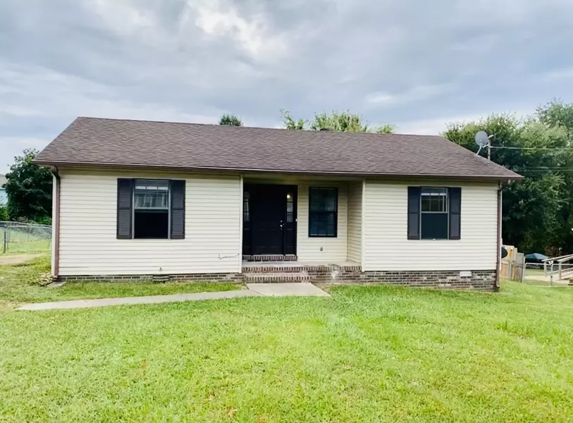 208 Golden Pond Ave, Oak Grove, KY 42262