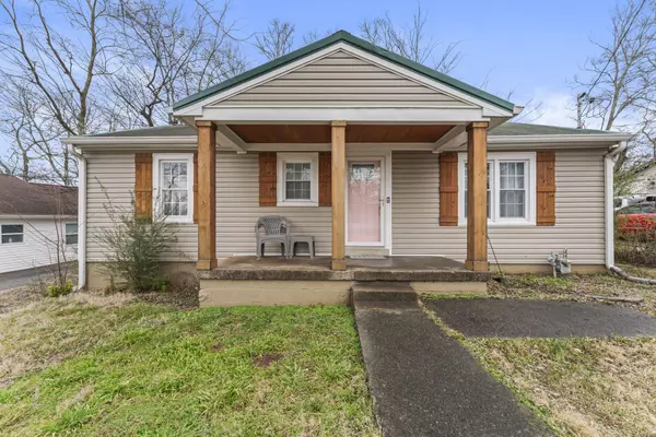 328 N Blakemore Ave, Gallatin, TN 37066