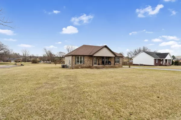 Lafayette, TN 37083,798 Golf Club Dr