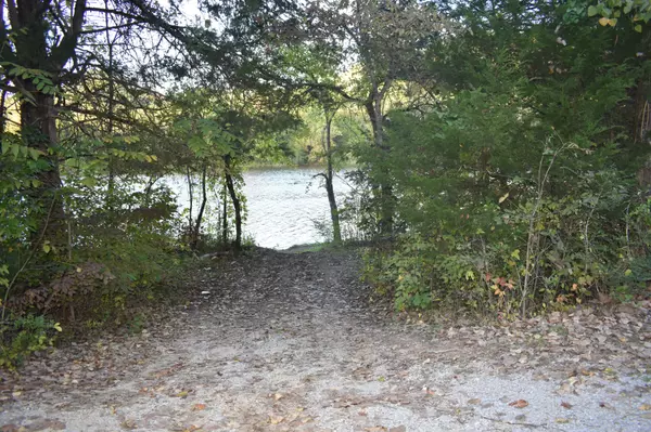 Chestnut Mound, TN 38552,319 Enigma Rd