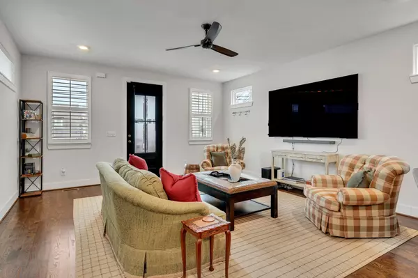 Nashville, TN 37209,517A Eastboro Dr