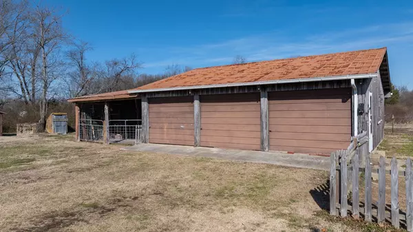 Elora, TN 37328,125 McGeehee Rd