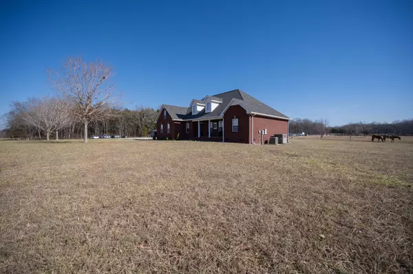 Castalian Springs, TN 37031,4150 Highway 231 #S