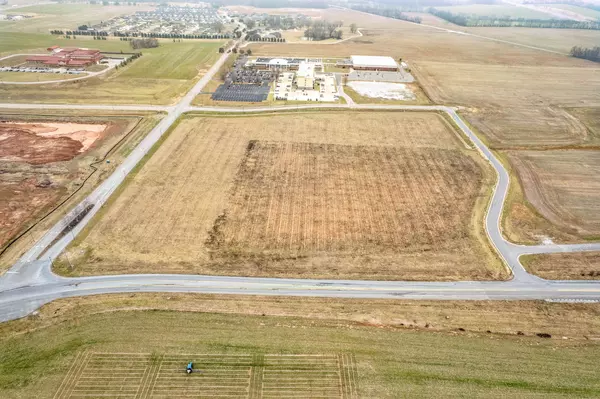 Hopkinsville, KY 42240,1 Lovers Ln