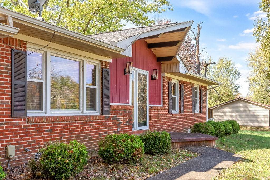 Springfield, TN 37172,3176 Highway  41 S