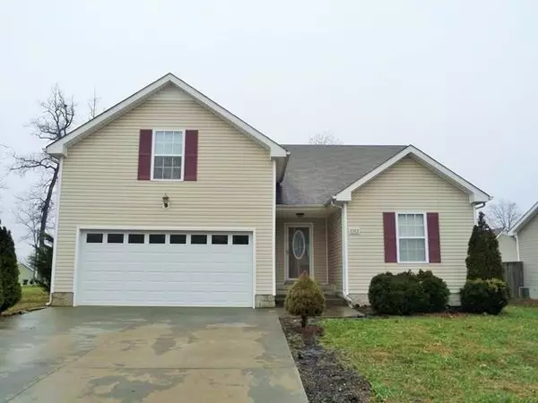 3802 McAllister Dr, Clarksville, TN 37042